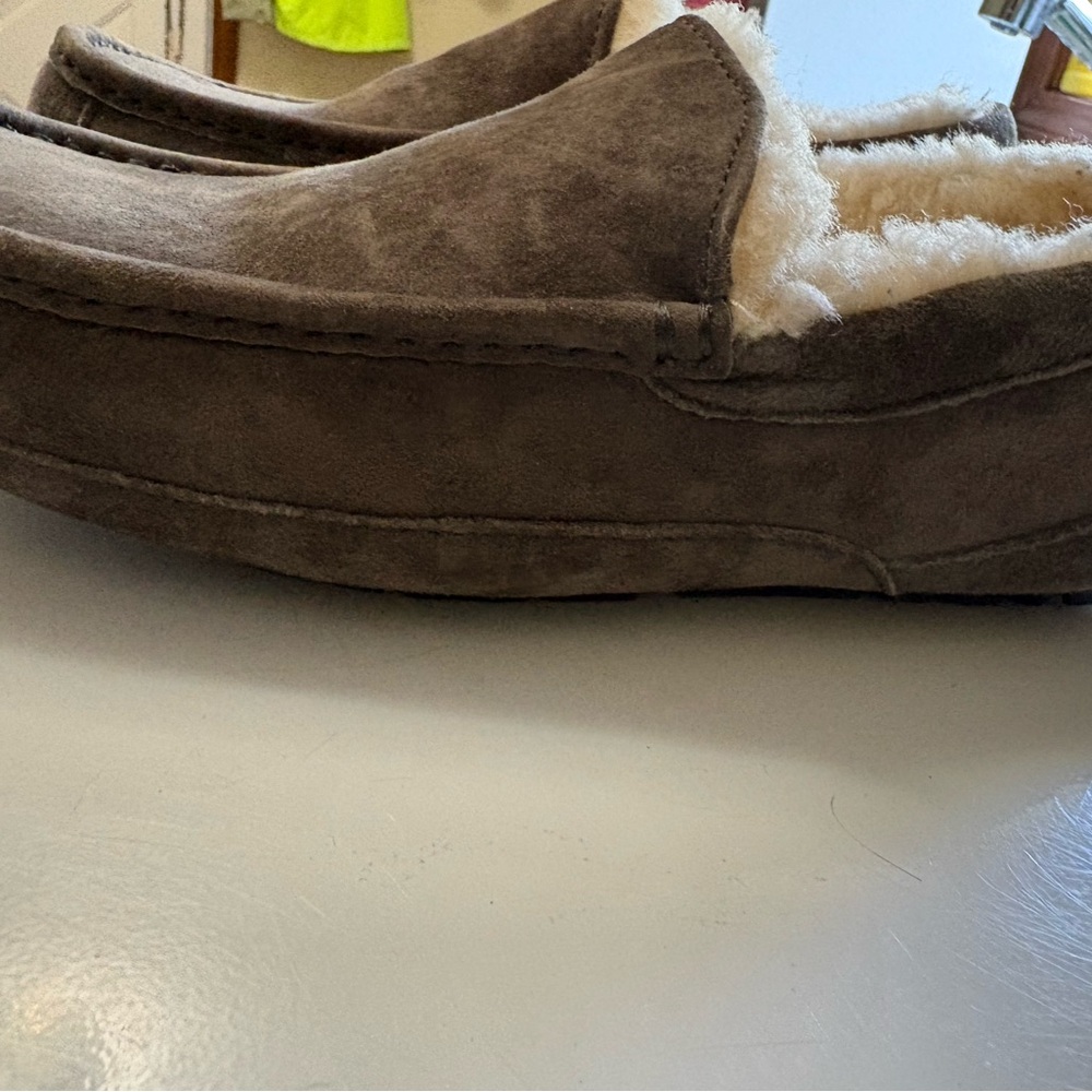 UGG Grey/Brown Suede Indoor Slipper with Plush Lining - Picture 4 of 6